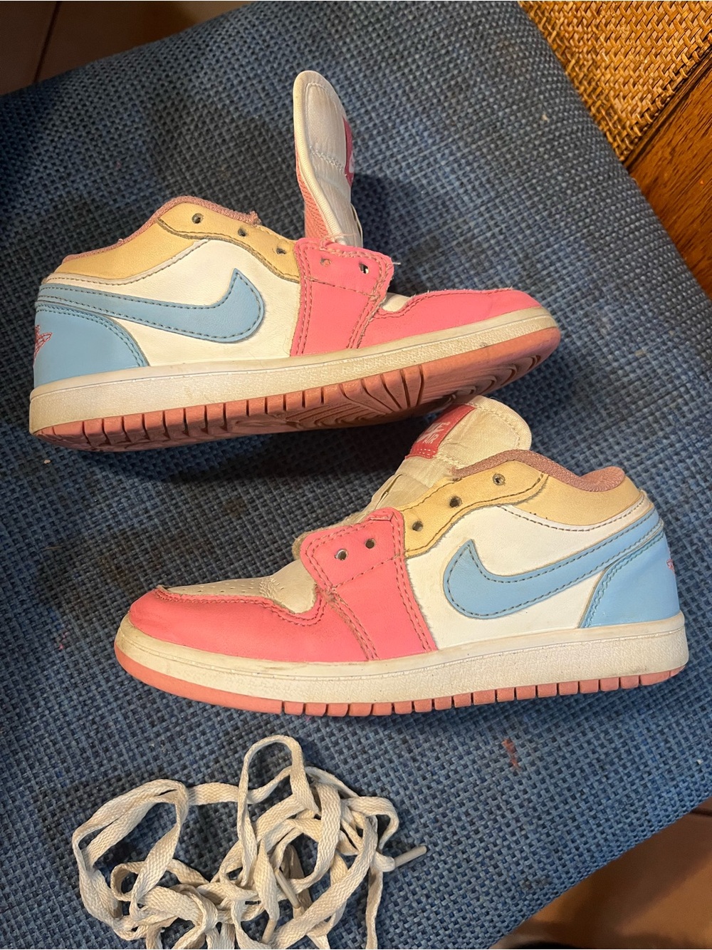 Nike Kids Low-Top Sneakers in Pink, Blue, Yellow